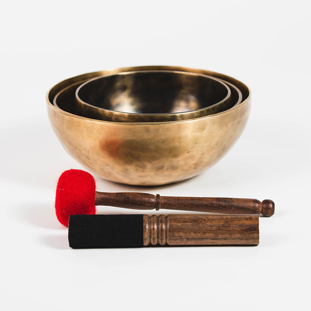 Gold Singing Bowl: 13.5 cm 526gms F4 365 hz